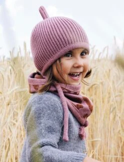Oh Chapo Pinni Bio Merino Mütze Rose 13 Oh Chapo Pinni Bio Merino Mütze Rose -Babybekleidungs geschäft 02 loopi leo rosa braun tragebild 2048x2048 de31359e 139a 4b8b a307 c1347f71bc6e