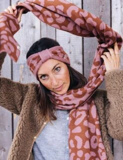 Oh Chapo Bio Merino Stirnband "Ella" MiniMe In LEO Rose Braun 10 Oh Chapo Bio Merino Stirnband "Ella" MiniMe In LEO Rose Braun -Babybekleidungs geschäft 12 Schal SAMI LEO braun rosa 2048x2048 6971eb40 e8cd 4974 b2c9 0cf80a64b1a3