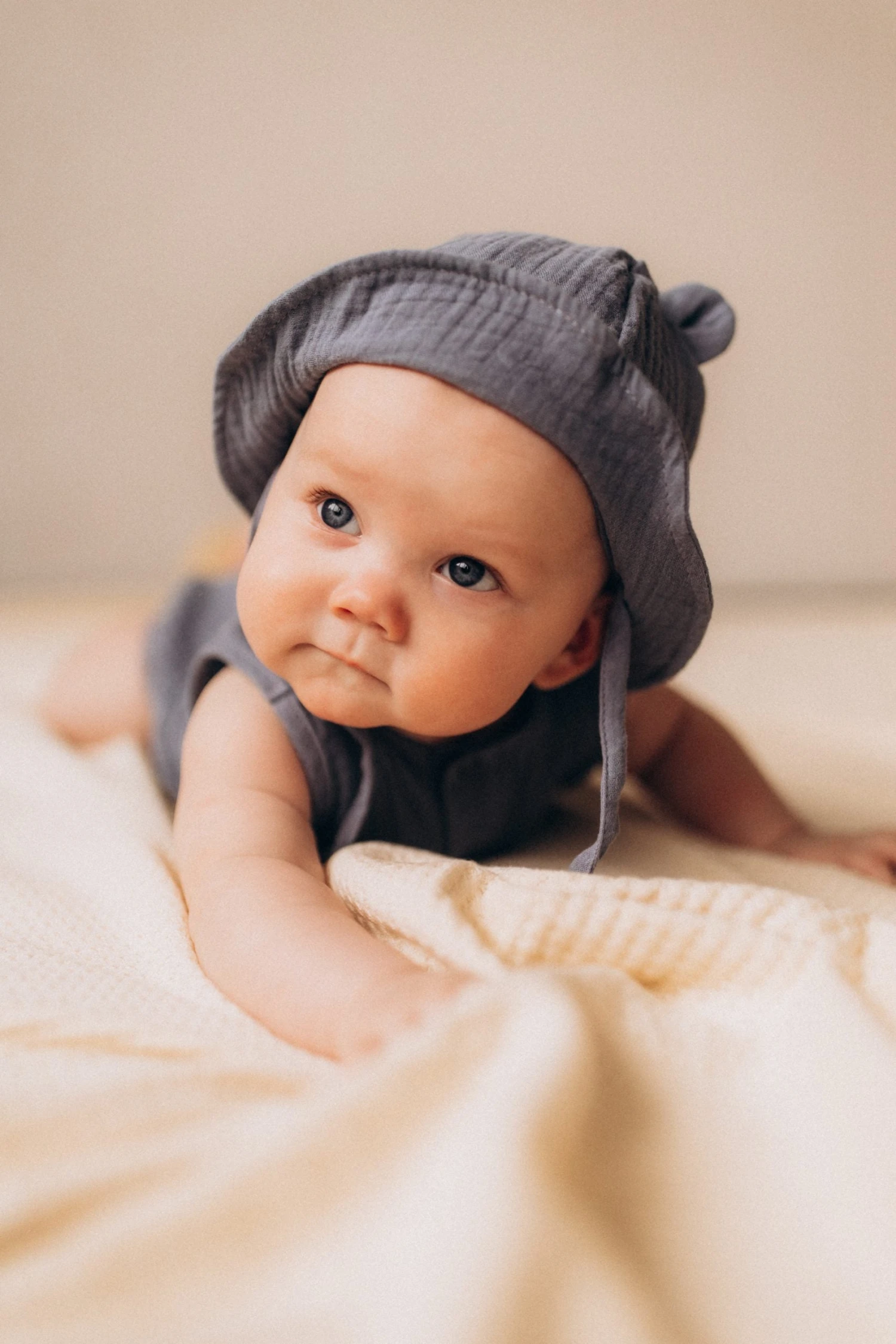 Wooly Organic Bio Musselin Sonnenhut In Light Blu Gr. 48/50 5 Wooly Organic Bio Musselin Sonnenhut In Light Blu Gr. 48/50 – Bild 3