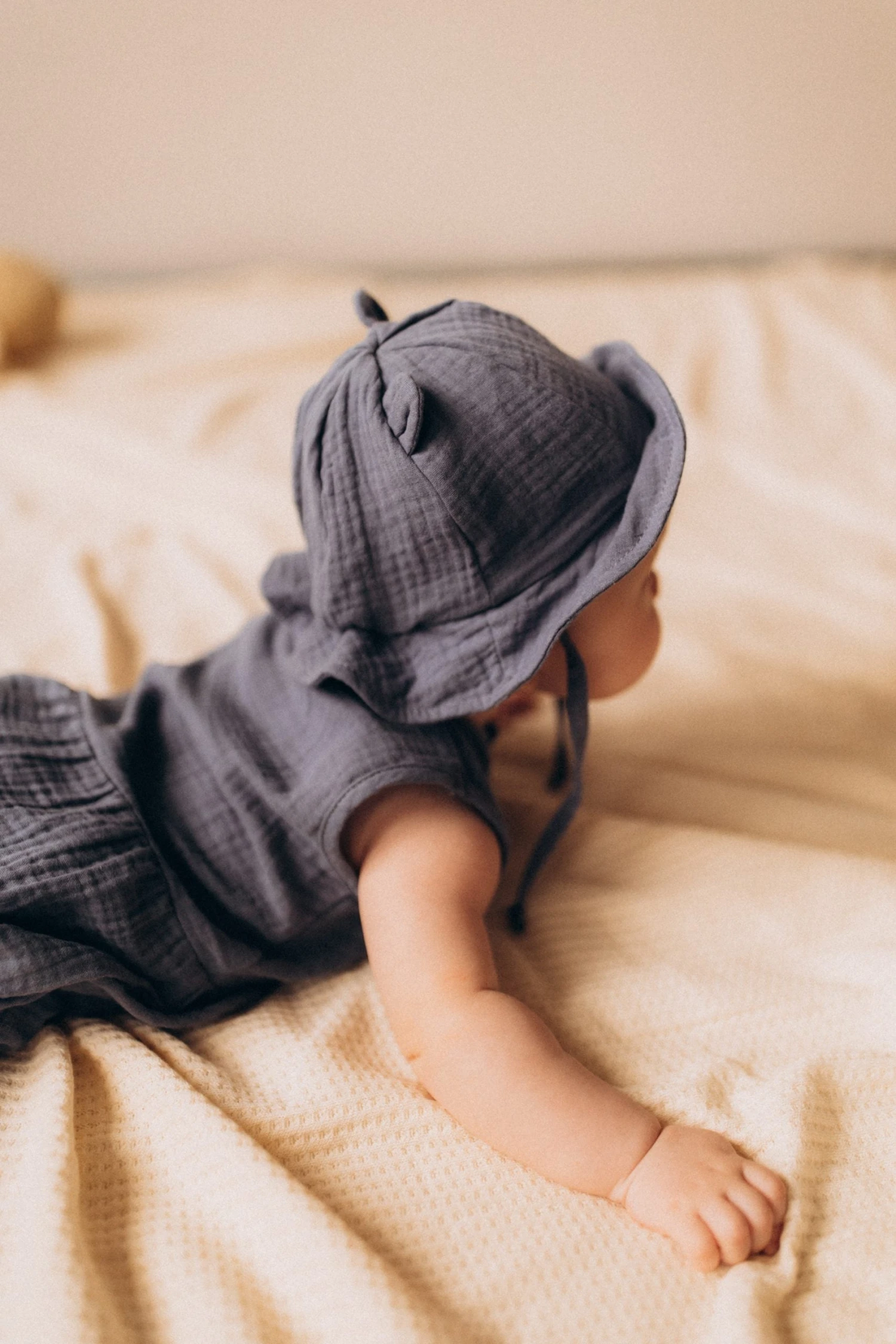 Wooly Organic Bio Musselin Sonnenhut In Light Blu Gr. 48/50 4 Wooly Organic Bio Musselin Sonnenhut In Light Blu Gr. 48/50 – Bild 2