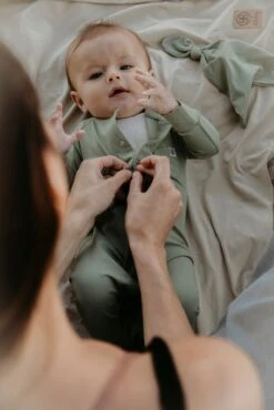 Cloby Bio Bambus Strampler Mit UV Schutz +50 Verschied.Farben 28 Cloby Bio Bambus Strampler Mit UV Schutz +50 Verschied.Farben -Babybekleidungs geschäft 46febccce481c5f7bb629d272a9c66c8