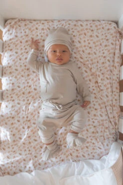 Bio Bambus Shirt Mit Tasche In Sand 21 Bio Bambus Shirt Mit Tasche In Sand -Babybekleidungs geschäft 52ef40 0032c8ddaf6848f1a0f366c59b2d59e5 mv2