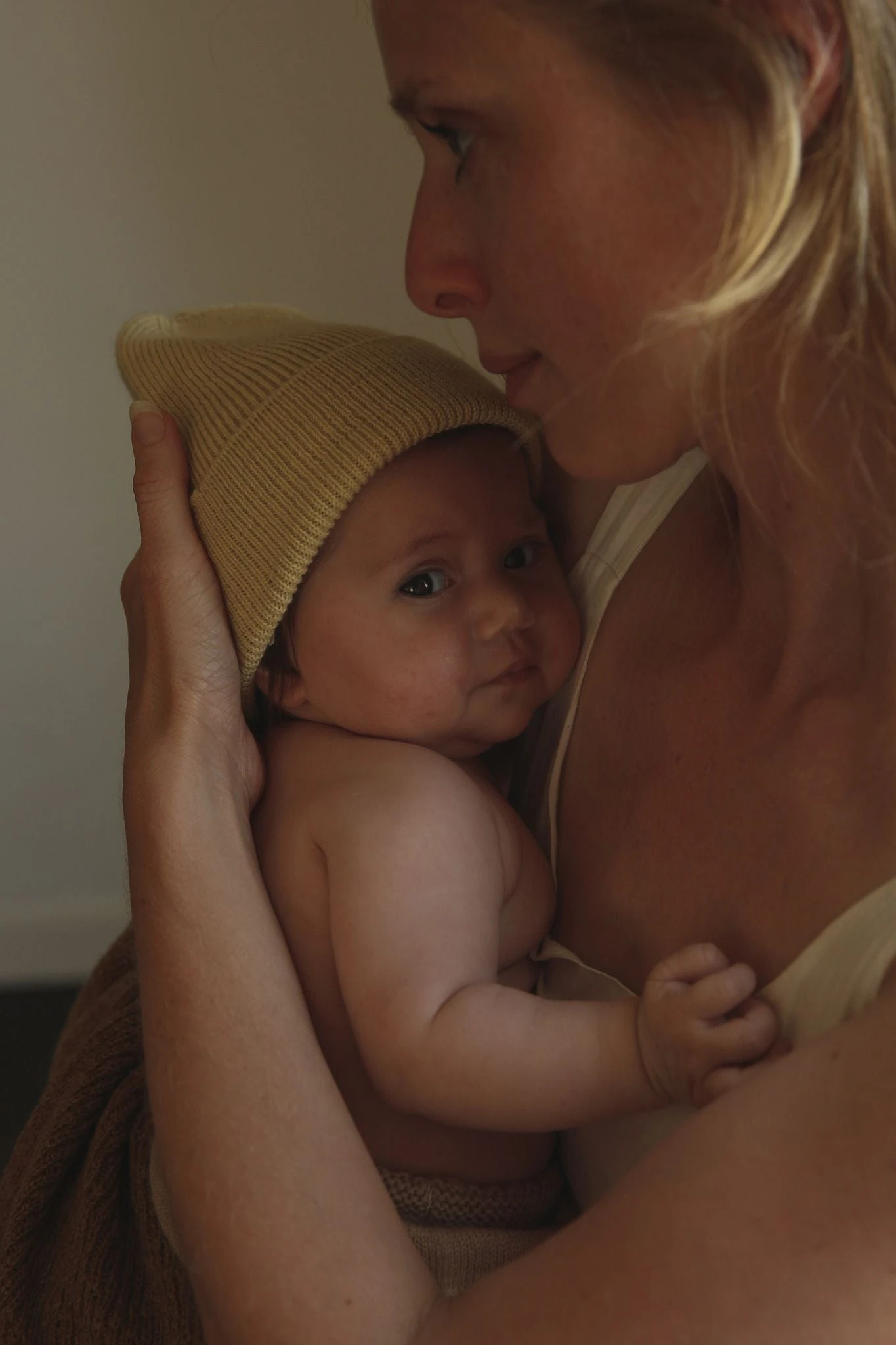 Hvid Merino Newborn Beanie Fonzie Verschiedene Farben 6 Hvid Merino Newborn Beanie Fonzie Verschiedene Farben – Bild 4