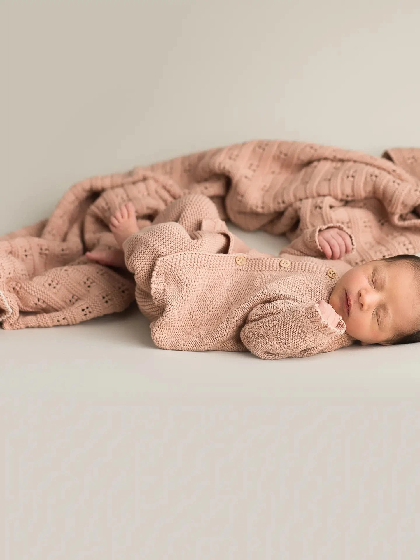 Micu Micu Newborn Strickjacke Mitwachsend Rose 3 Micu Micu Newborn Strickjacke Mitwachsend Rose