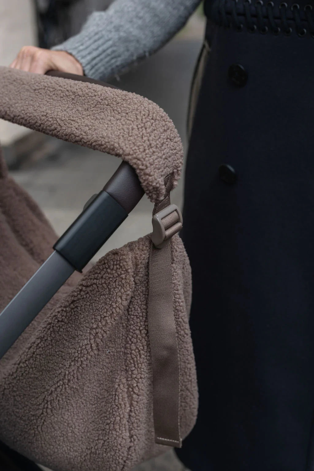 Lukkily Mombag Wickeltasche Teddy Stone Verstellbar 4 Lukkily Mombag Wickeltasche Teddy Stone Verstellbar – Bild 2