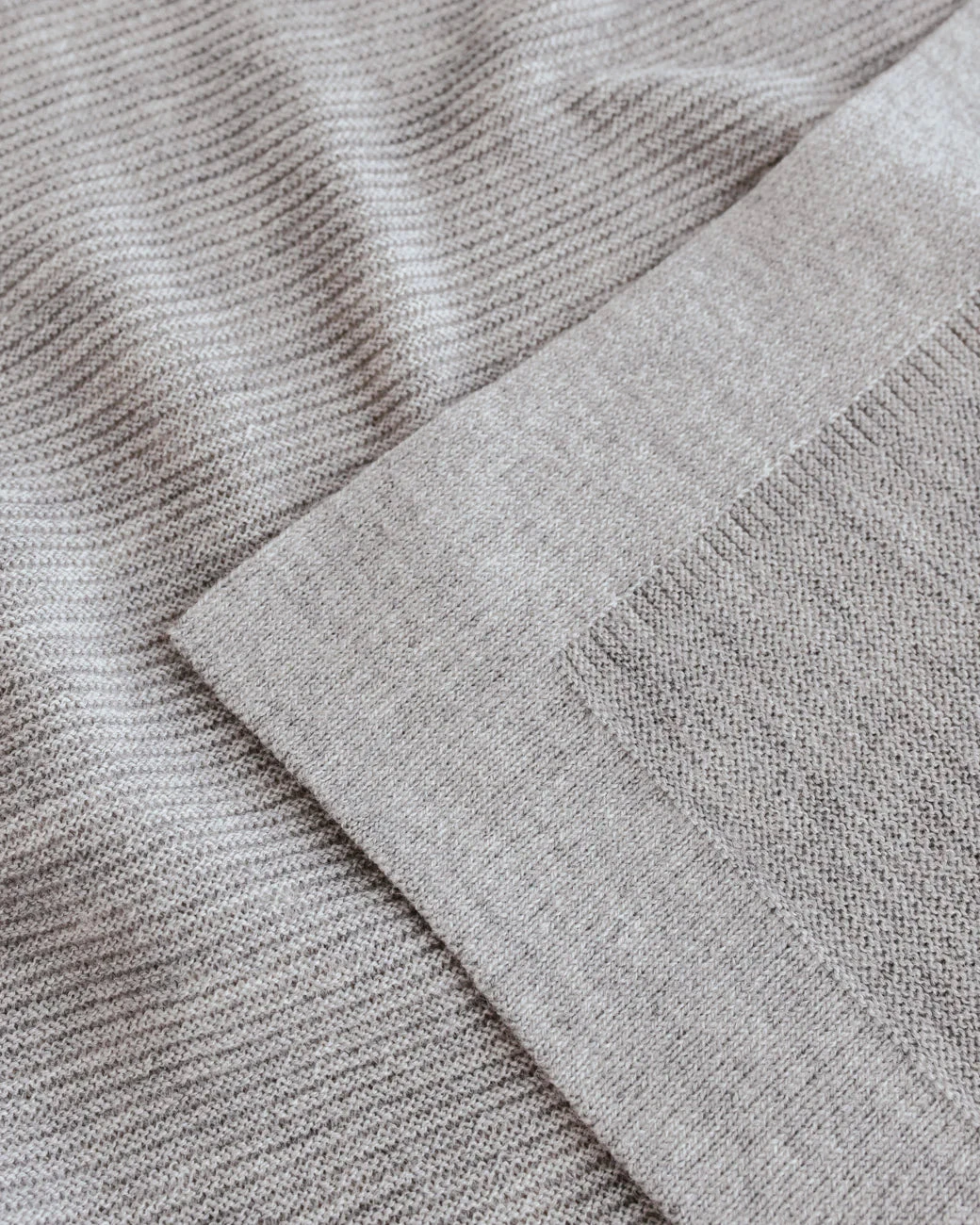 Hvid Merino Babydecke "Gust" In Grau Melange 4 Hvid Merino Babydecke "Gust" In Grau Melange – Bild 2