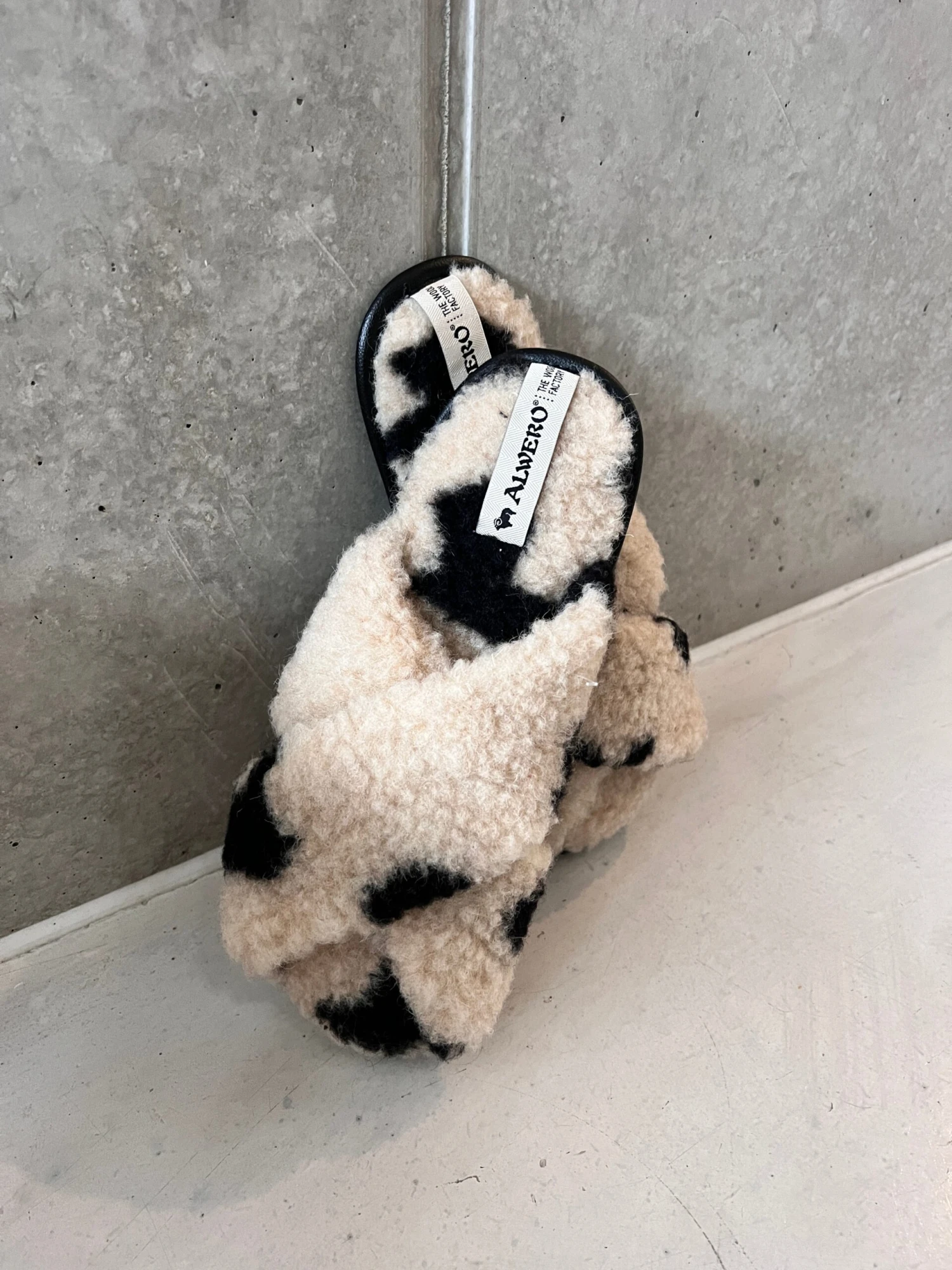 Alwero Bio Woll Hausschuhe "Flip-Flop" Twenn X In LEO Gepard 3 Alwero Bio Woll Hausschuhe "Flip-Flop" Twenn X In LEO Gepard