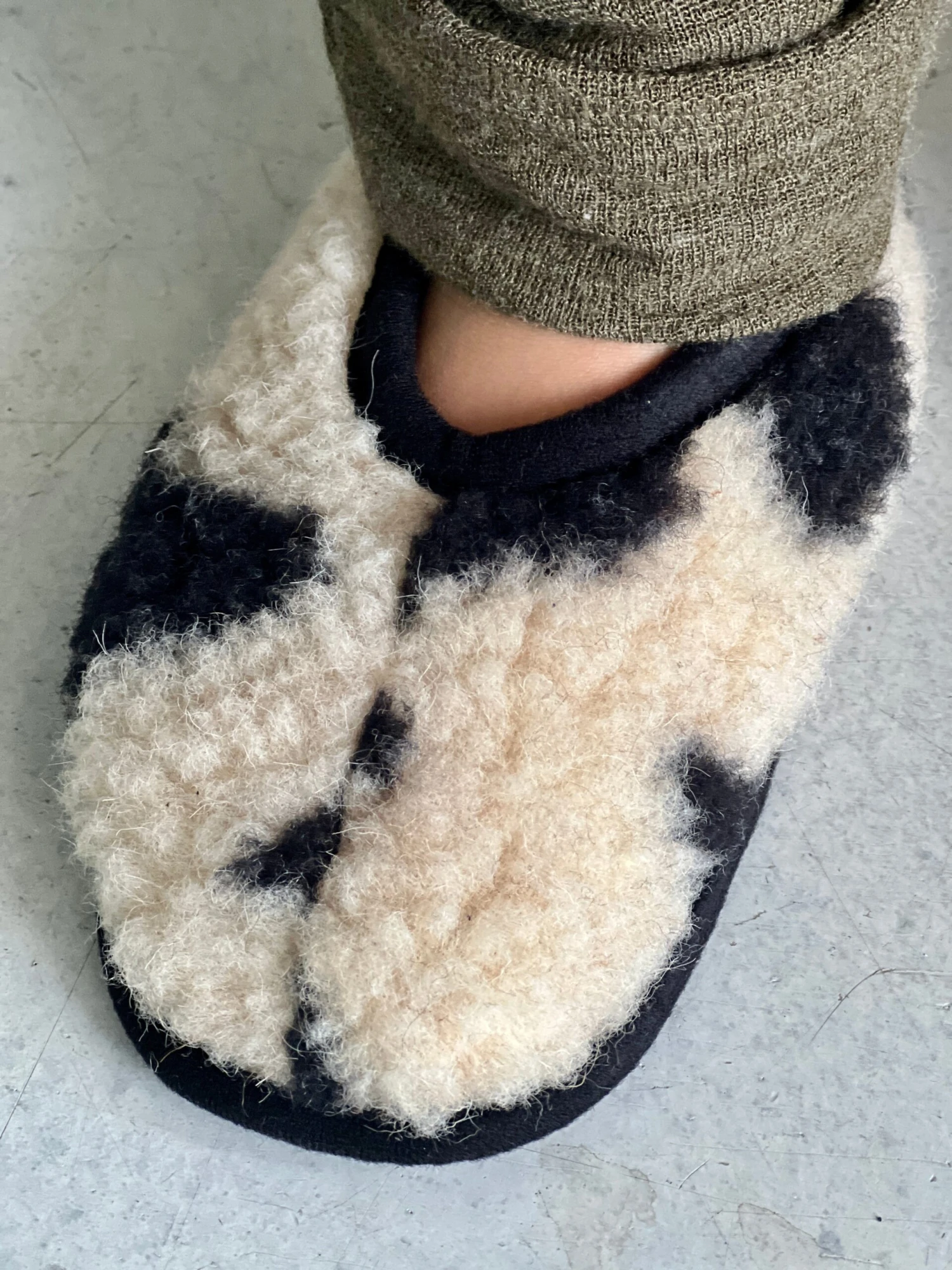 Alwero Bio Woll Hausschuhe Ballerina Junior LEO Gepard 4 Alwero Bio Woll Hausschuhe Ballerina Junior LEO Gepard – Bild 2