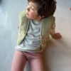 Alwero Kinder Bio Wollweste Pistacchio 1 Alwero Kinder Bio Wollweste Pistacchio -Babybekleidungs geschäft IMG 4624