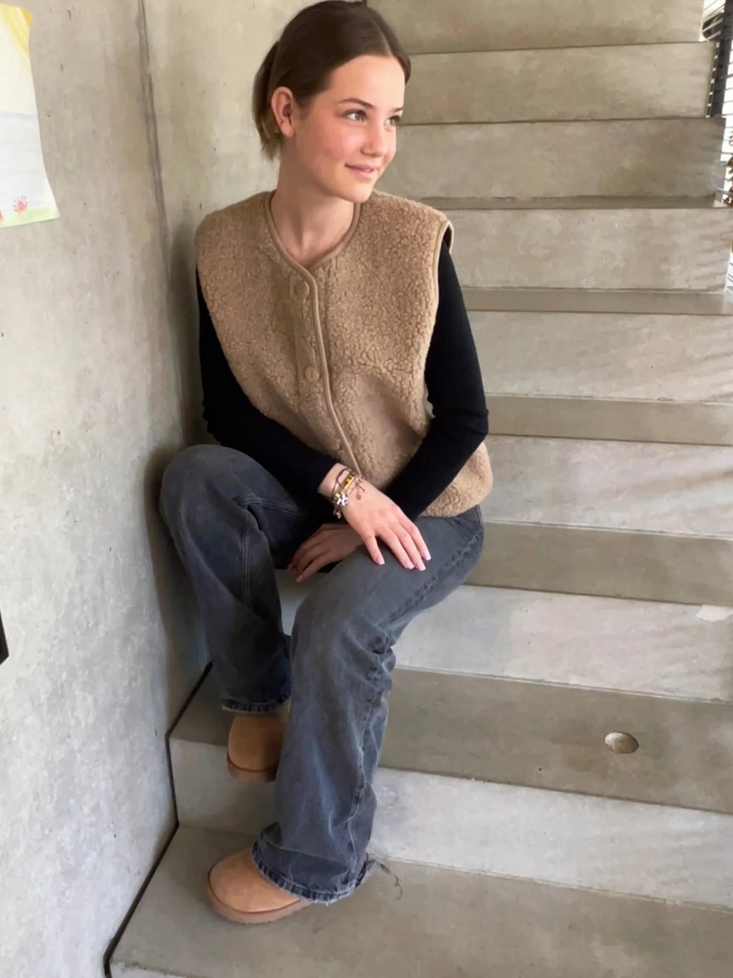 Alwero Erwachsenen Wollweste "Po" In Tan 6 Alwero Erwachsenen Wollweste "Po" In Tan – Bild 4