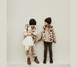 Alwero Kinder Bio Wollweste LEO Gepard 27 Alwero Kinder Bio Wollweste LEO Gepard -Babybekleidungs geschäft KidsLeo2