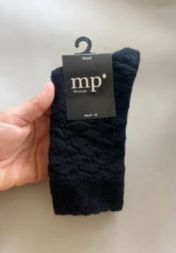 Mp Denmark Damen Socke Aus Wolle Seide In Schwarz Mit Muster 8 Mp Denmark Damen Socke Aus Wolle Seide In Schwarz Mit Muster -Babybekleidungs geschäft MP merinoseide damensocke wolle duenne schwarz coucounatur1