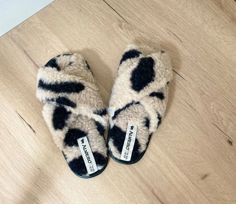 Alwero Bio Woll Hausschuhe "Flip-Flop" Twenn X In LEO Gepard 8 Alwero Bio Woll Hausschuhe "Flip-Flop" Twenn X In LEO Gepard – Bild 6