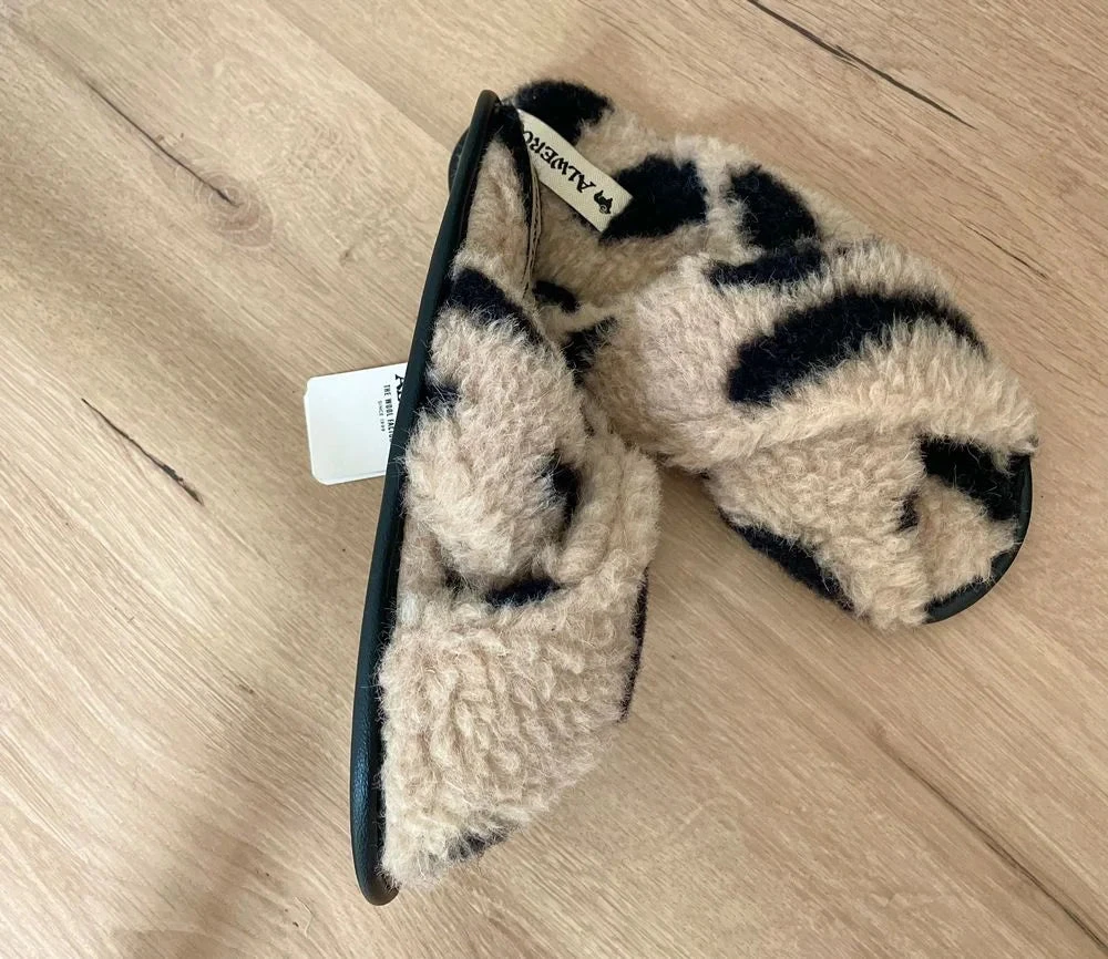 Alwero Bio Woll Hausschuhe "Flip-Flop" Twenn X In LEO Gepard 6 Alwero Bio Woll Hausschuhe "Flip-Flop" Twenn X In LEO Gepard – Bild 4