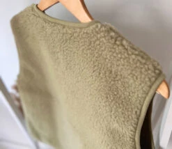 Alwero Erwachsenen Wollweste "TYB" Pistacchio -Babybekleidungs geschäft alwero tyb pistchioD