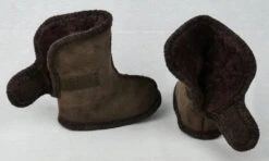 Baby Bio Fellschuhe Mit Klettverschluß In Versch. Farben 14 Baby Bio Fellschuhe Mit Klettverschluß In Versch. Farben -Babybekleidungs geschäft babyfellschuhe dunkelbraun klett
