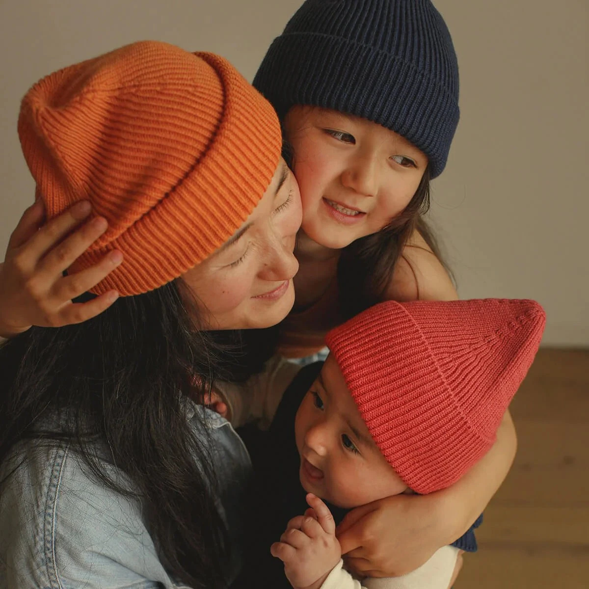 Hvid Merino Erwachsenen Beanie Fonzie Verschiedene Farben 4 Hvid Merino Erwachsenen Beanie Fonzie Verschiedene Farben – Bild 2