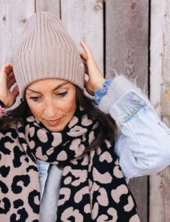 Oh Chapo Bio Beanie MiniMe Merino In Verschiedenen Farben -Babybekleidungs geschäft beanie sand tragebild10 2048x2048 a14656b6 f0bd 48e5 9513 bacc393b6cd6