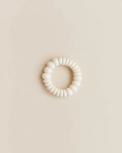 Speen En Koord Beissring Aus Silikon In Milk