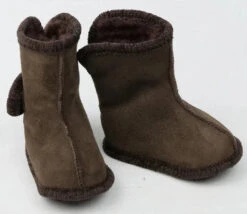 Baby Bio Fellschuhe Mit Klettverschluß In Versch. Farben 21 Baby Bio Fellschuhe Mit Klettverschluß In Versch. Farben -Babybekleidungs geschäft fellschuhe dunkelbraun biofellschuhe klett 6347e974 b64a 438a 8224 6779b4f6212b