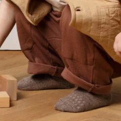 Gobabygo Antirutsch Alpaca Socken "walnuss" 9 Gobabygo Antirutsch Alpaca Socken "walnuss" -Babybekleidungs geschäft gobabygo welniane antyposlizgowe skarpetki do nauki chodzenia alpaca walnut 6 12 m cy