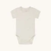 Hust&Claire Bambus Viskose Body Kurzarm Natur Melange 1 Hust&Claire Bambus Viskose Body Kurzarm Natur Melange -Babybekleidungs geschäft hustandclaire bambus kurzarm body beige melange