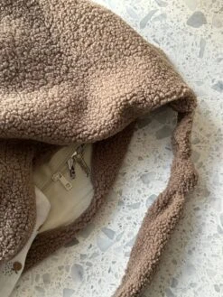 Lukkily Mombag Wickeltasche Stone 11 Lukkily Mombag Wickeltasche Stone -Babybekleidungs geschäft image ec94284e e7aa 4d6e 9a40 118be0853973