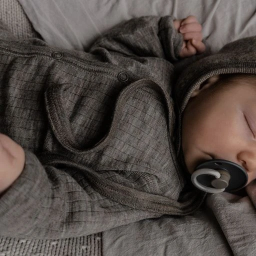 Joha Merino Woll Erstlingsmütze Sesam Melange 4 Joha Merino Woll Erstlingsmütze Sesam Melange – Bild 2