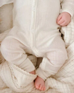 Joha Merino Woll Einteiler Ecru -Babybekleidungs geschäft joha jumpsuit wool natural