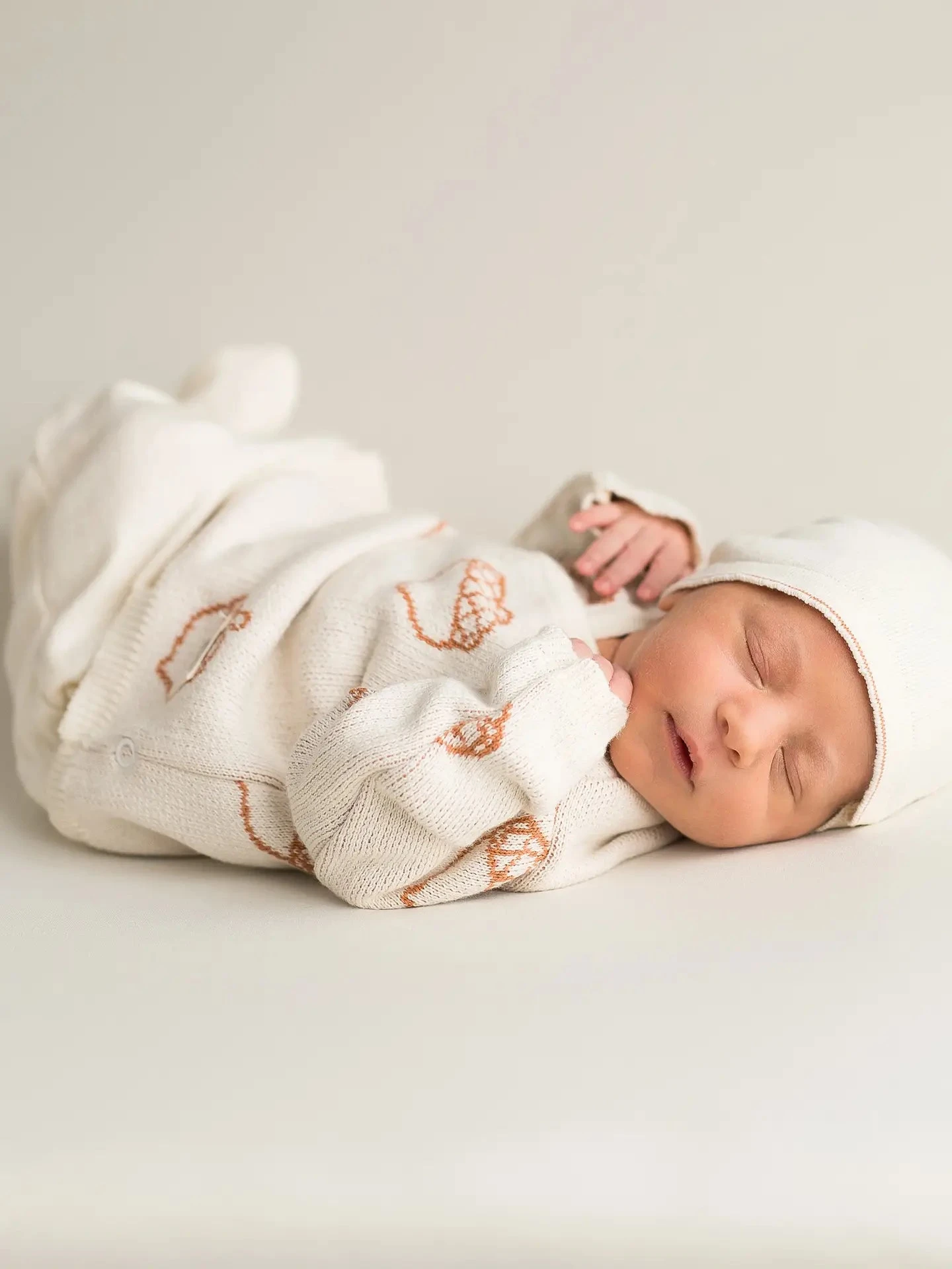 Micu Micu Newborn Strickset Unisex "Eichel" Ecru 4 Micu Micu Newborn Strickset Unisex "Eichel" Ecru – Bild 2