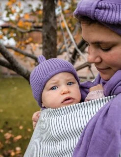 Oh Chapo Pinni Bio Merino Mütze In Lila 11 Oh Chapo Pinni Bio Merino Mütze In Lila -Babybekleidungs geschäft pinni lavendel tragebild5 2048x2048 04569264 531d 4c8b bead ed0d446e4157