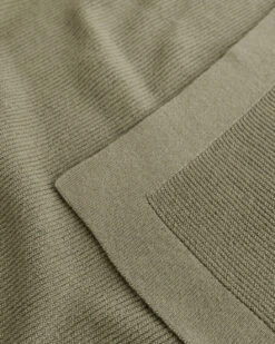 Hvid Merino Babydecke "Gust" In Artischok 17 Hvid Merino Babydecke "Gust" In Artischok -Babybekleidungs geschäft vidbabydeckemerinogustartischok 3