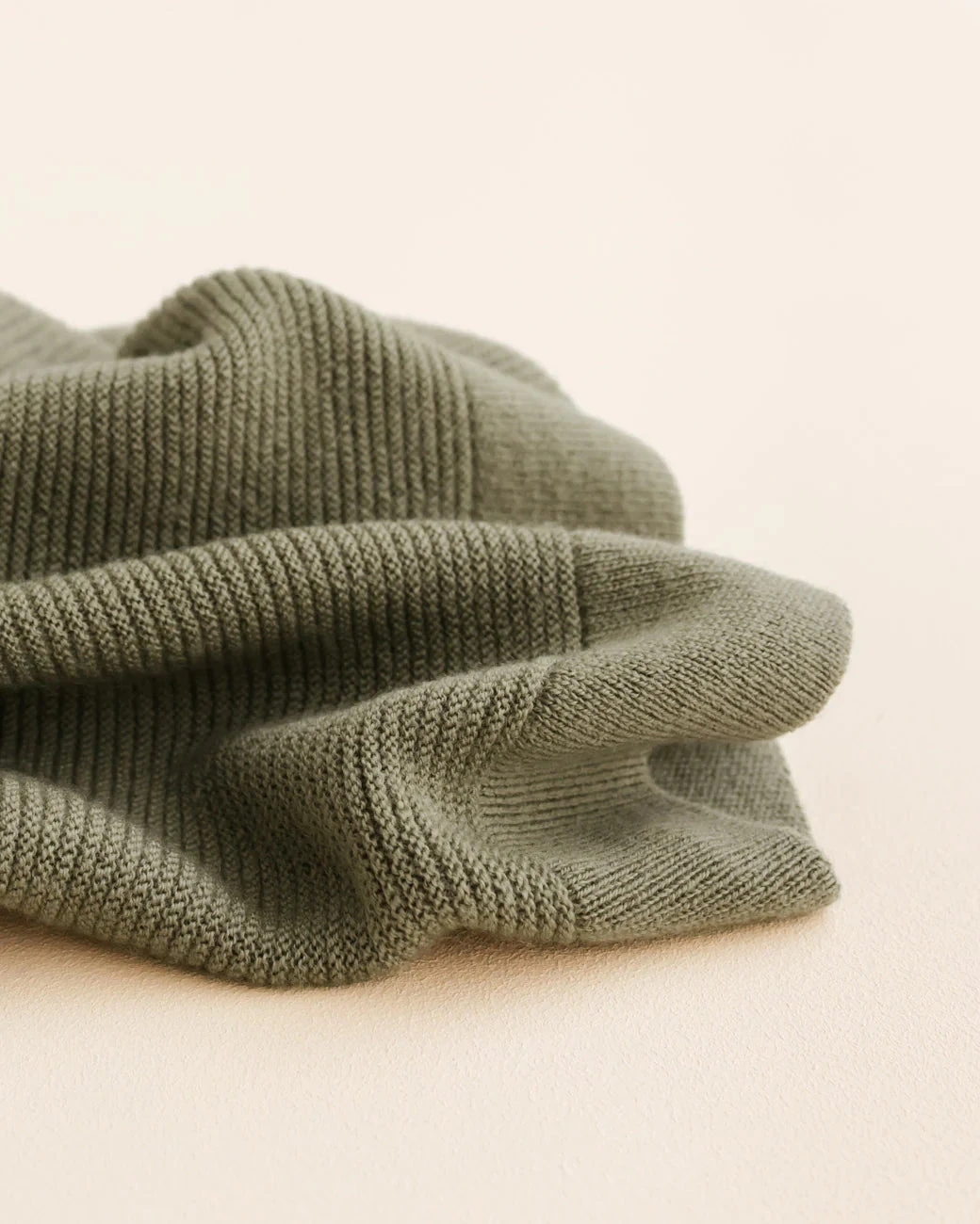 Hvid Merino Babydecke "Gust" In Artischok 4 Hvid Merino Babydecke "Gust" In Artischok – Bild 2