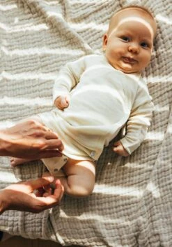 Iobio Wolle/ Seide Wickelbody Natur Langarm GOTS Mitwachsend